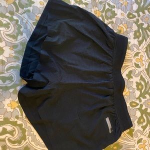 Vuori workout Shorts